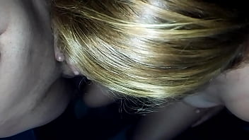 Medi en una escena despreocupada