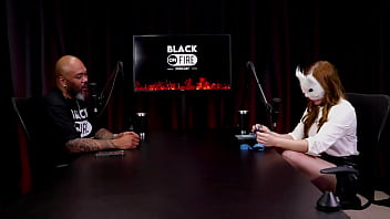 Mostrou o tamanho de pau que gosta e que não gosta e exibiu seus lindos pés victoria rubro watch sheer red