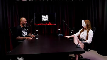 Mostrou o tamanho de pau que gosta e que não gosta e exibiu seus lindos pés victoria rubro watch sheer red