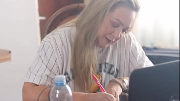 Ganhei presente de natal um ator porno com brinquedo anal