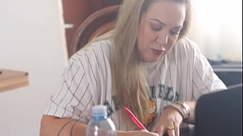 Ganhei presente de natal um ator porno com brinquedo anal