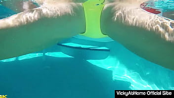 Horny divas vicky vette and rachel storms eating muff in the pool