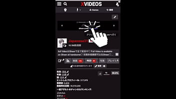 パジャマ姿のままト◯レに電マを持ち込んでオナニーする女子◯生。