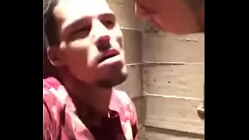 O Cara Estava Me Olhando Na Boate E Levei Ele Para O Bamheiro thumbnail