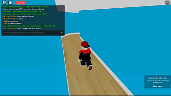 Mulher sendo comida em um lugar escondido ela não sabia que estava sendo assediada vídeo foi gravado em 2022