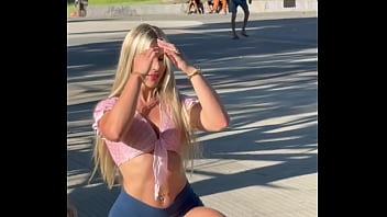 Eu jacqueline sempre sexy com roupas exoticas e sedutoras