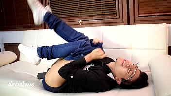 Gay Caliente Con Juguete Metido En El Culo thumbnail