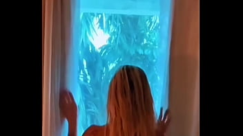 Maitê hedonê é uma milf que acorda sempre com muito tesão fica se contorcendo e se esfregando na cama até gozar