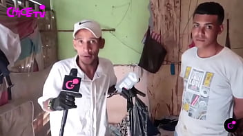 Nos enseña su humilde espacio donde le tocó migrar