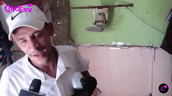 Nos enseña su humilde espacio donde le tocó migrar