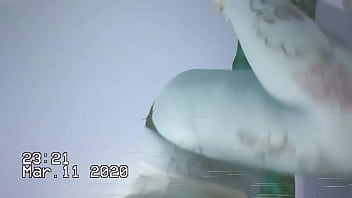 Esta plays w her kitty and ass