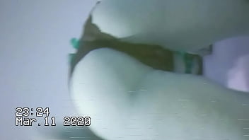 Esta plays w her kitty and ass