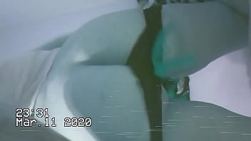 Esta plays w her kitty and ass