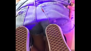 Masturbando minha bucetinha enquanto meu padrasto está no quarto ao lado little sophie