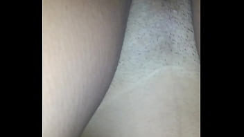 Safada de quatro gozando no pau do macho do pau grande