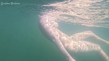 I secretly filmed nude swimming girl with perfect body on my go pro camera