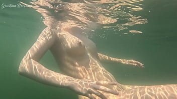 I secretly filmed nude swimming girl with perfect body on my go pro camera