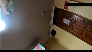 Le digo a mi esposo que me voy a hacer las uñas pero me voy con mi amante de 18 años recién cumplidos