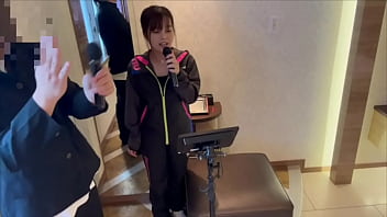 まだえっちな経験が少ない高◯生同士のsex。カラオケで2人きりになってぎこちないフェラ、sexをするカップル。