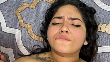 Llego a casa y esta meliza sola en casa y la poco en cuetro y le doy una buena follada