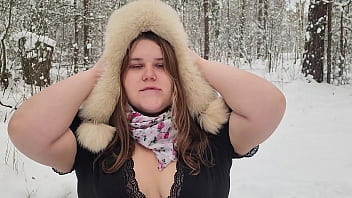 Creampie for big ass girl outdoors with a taxi driver who took to the deep woods