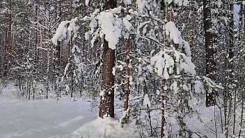 Creampie for big ass girl outdoors with a taxi driver who took to the deep woods