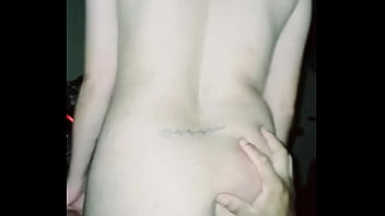 Sentadillas sabrosas el vecino dandome su lechita