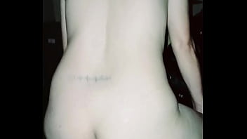 Sentadillas sabrosas el vecino dandome su lechita