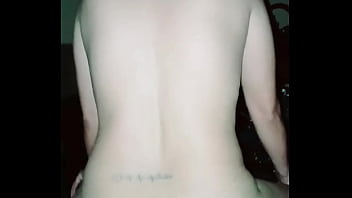 Sentadillas sabrosas el vecino dandome su lechita