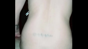 Sentadillas sabrosas el vecino dandome su lechita