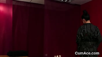 Steamy cutie loves a face fucking and bunch of love juice on her face