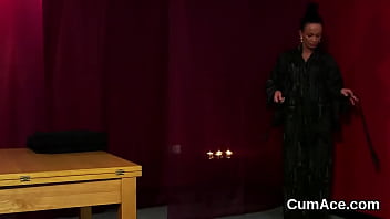 Steamy cutie loves a face fucking and bunch of love juice on her face