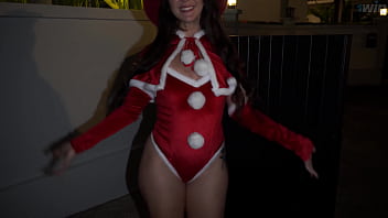 Wtf i ordered santa not a snow maiden my wife will be against it