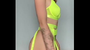 50 retweet and i take of this set comment if you like me in this colour