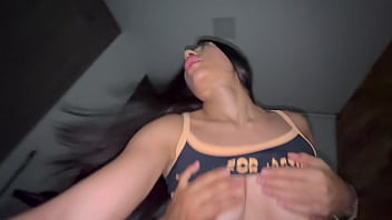 Vecina quita el condon y lleno el coño de esperma