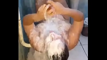 Tomei 7 litros de leite e vomitei me afogando