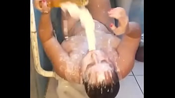 Tomei 7 litros de leite e vomitei me afogando