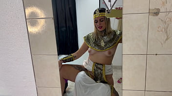 Nossa ele meteu tanto no cuzinho e na bucetinha que gozei muito no pau dele sem preservativo