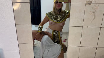 Nossa ele meteu tanto no cuzinho e na bucetinha que gozei muito no pau dele sem preservativo