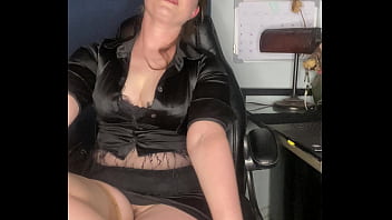 Office slut cums at her desk