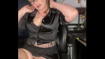 Office slut cums at her desk