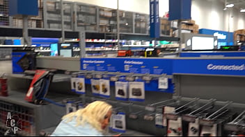 Blonde slore gets sticky fingers in americas greatest electronic store