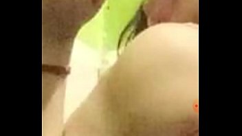 Mostrando la lengua naca