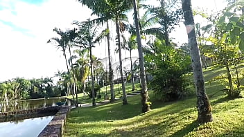 Festa de final de ano demos uma fugidinha pra transar no mato