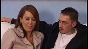 What is this hot milfs name