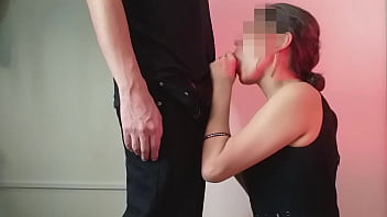 Mi hermanastro me pide una mamada después que llega de una fiesta