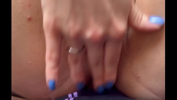 Minha namorada saiu e a enteada não perdeu tempo foi logo sentando em mim e a safada ainda me deu o cu parte 3