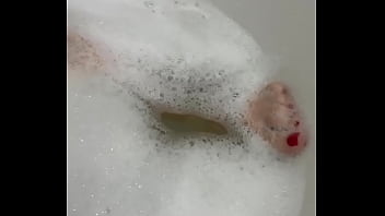 Wash my feet