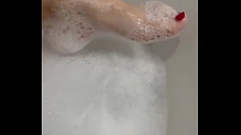 Wash my feet