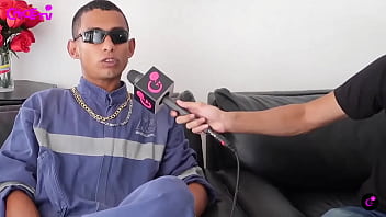 Llega a fumigar a muchas casas diariamente y ve como pasan trabajo las muchachas